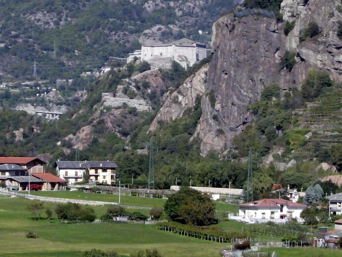 Mansarda Plein Soleil Villa Donnaz Luaran gambar